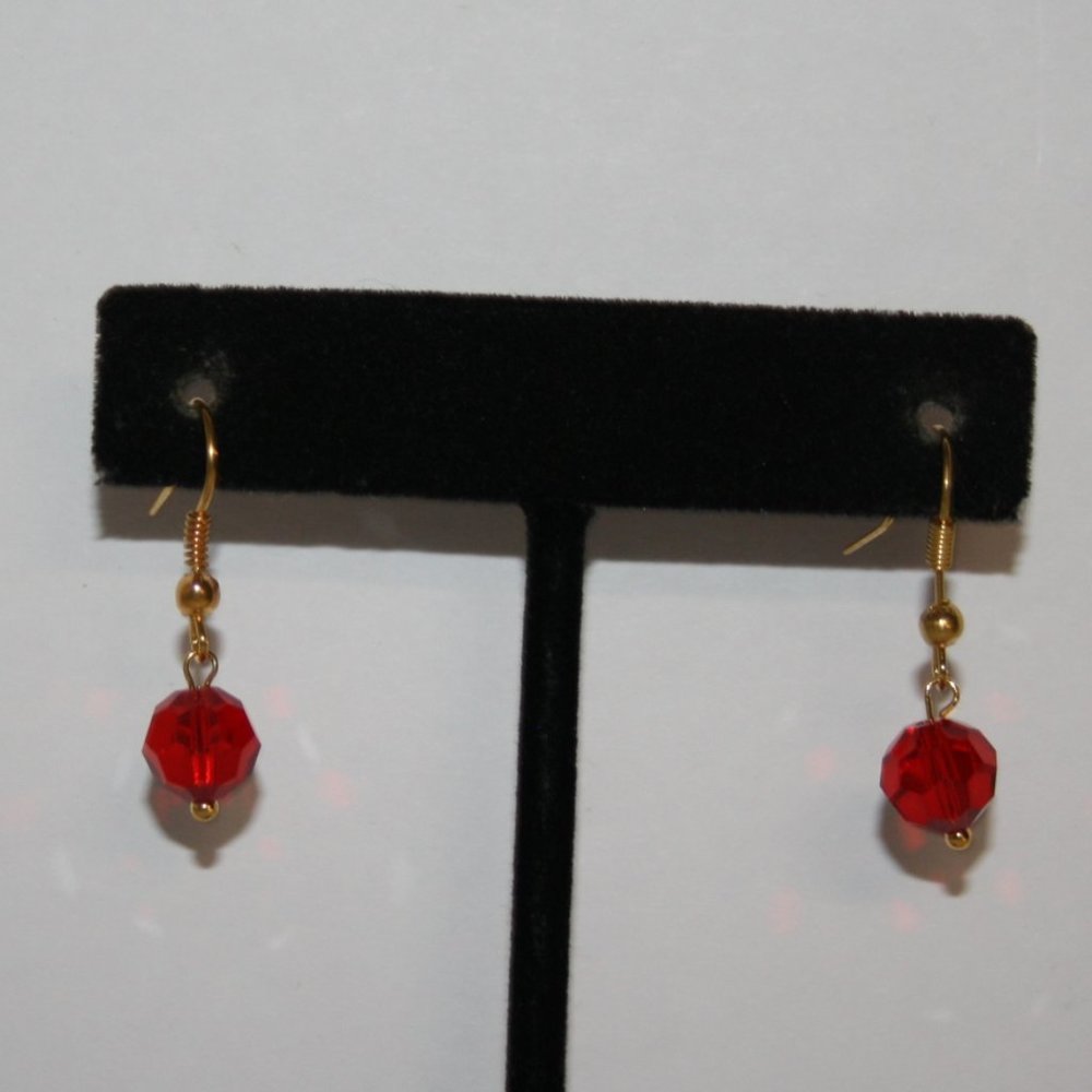🍷✨📿 Gold Hook Earrings · Dark Red Crystal Beads · NWOT · 1"